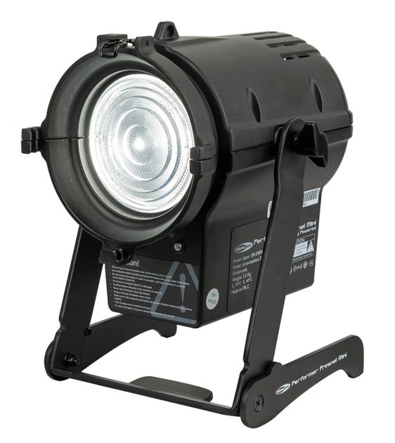 Performer Fresnel Mini 30W Battery Powered - Showtec | Bellalite Performer Fresnel Mini 30W Battery Powered - Showtec | Bellalite