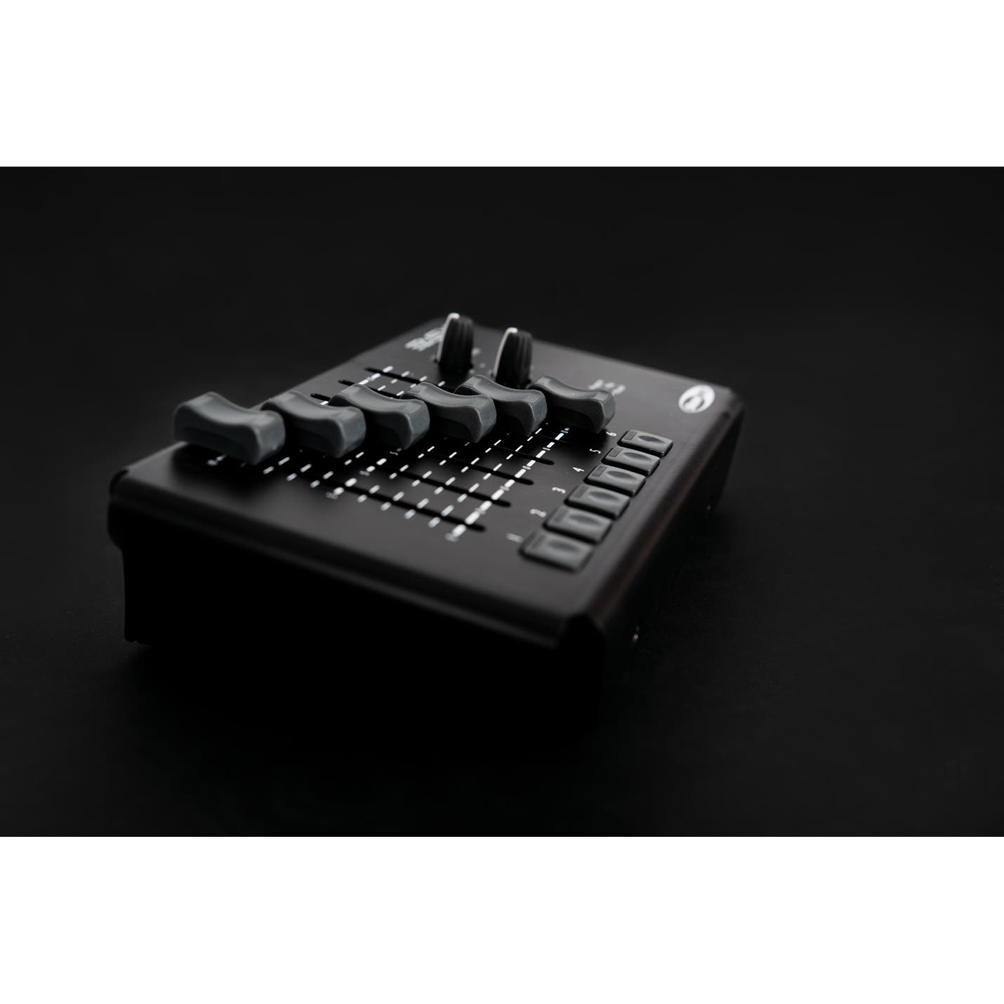 Easy 6 Mobile DMX Controller - Showtec | Bellalite Easy 6 Mobile DMX Controller - Showtec | Bellalite